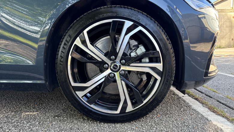 Volvo V60 2.0 T8 [455] PHEV Ultra Dark 5dr AWD Auto Estate